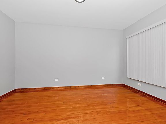 4th image of 6400-02 S Troy St #1