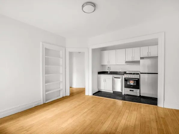 215 West 13th Street image 1 of 16