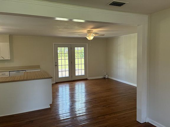 5th image of 645 Cedar Dr