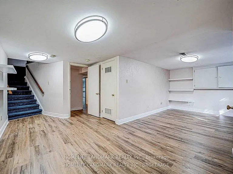 44 Frontenac Ave — Photo 33