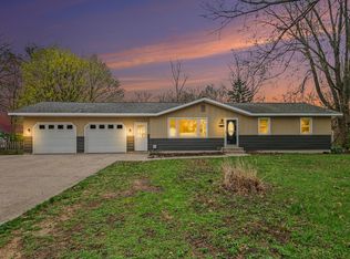 2506 Brookdale Dr, Holland, MI 49424