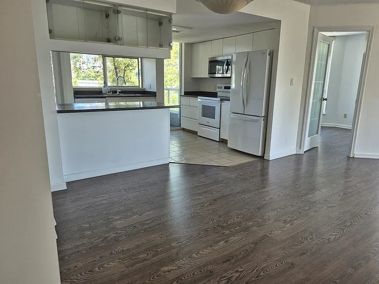1135 Quayside Dr #401 — Photo 2