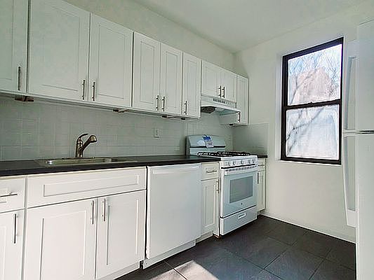 5th image of 624 11th St #22