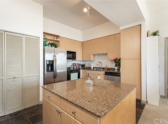 5th image of 488 E Ocean Blvd Unit 1410
