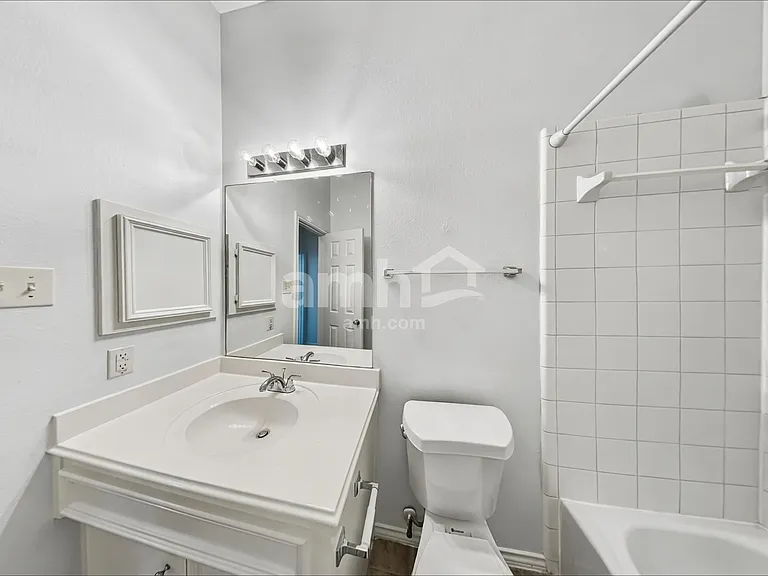860 Rock Harbor Ln — Photo 13