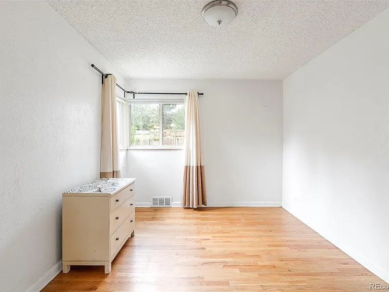 4546 Lowell Blvd — Photo 14