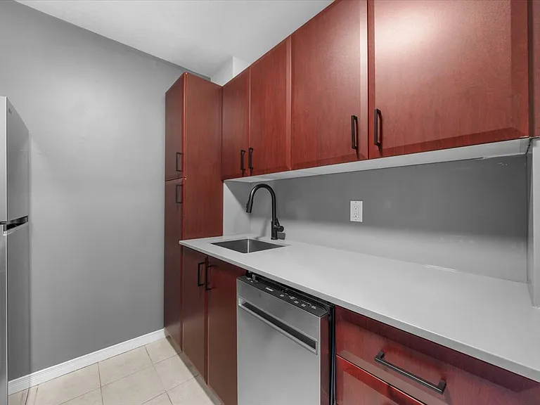 1160 Merivale Rd — Photo 8