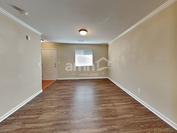 4th image of 107 Oak Knoll Dr