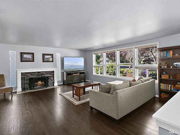 3rd image of 6590 123rd Ave SE