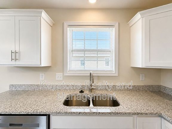 4th image of 157 Mace Ln Unit 18