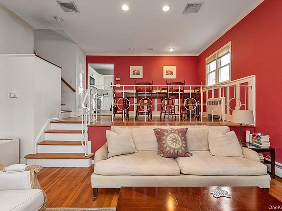 3rd image of 2542 Park Place