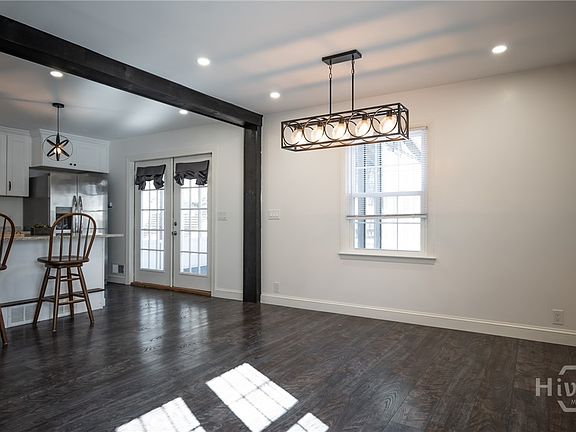 5th image of 110 Lakeview Drive