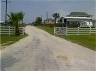 1224 Rainbow Dr, Crystal Beach, TX 77650