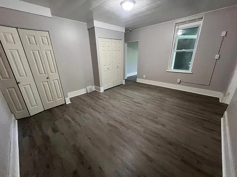 1104 Brabec St — Photo 31