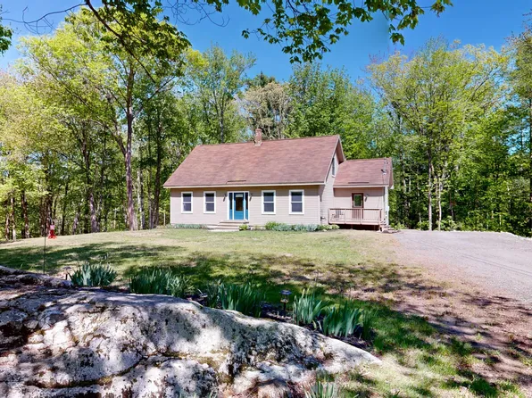 671 Meadow Road, Topsham, ME 04086