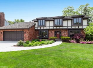 1101 Furlong Dr, Libertyville, IL