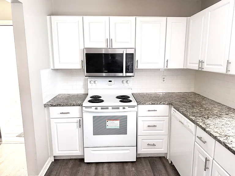 170 Vaughn Rd — Photo 11
