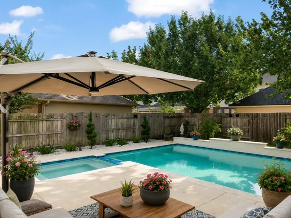 3006 Brooks Ct, Pearland, TX 77584
