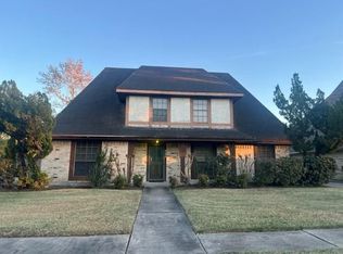 9826 Sagedale Dr, Houston, TX 77089