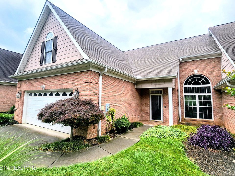1st image of 1077 Creekside Village Way