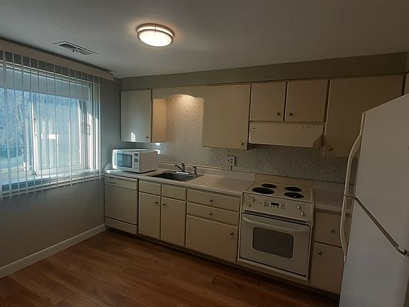 4th image of 201 Hoffman Ave APT 23