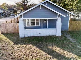 703 N 4th St, Blackwell, OK 74631