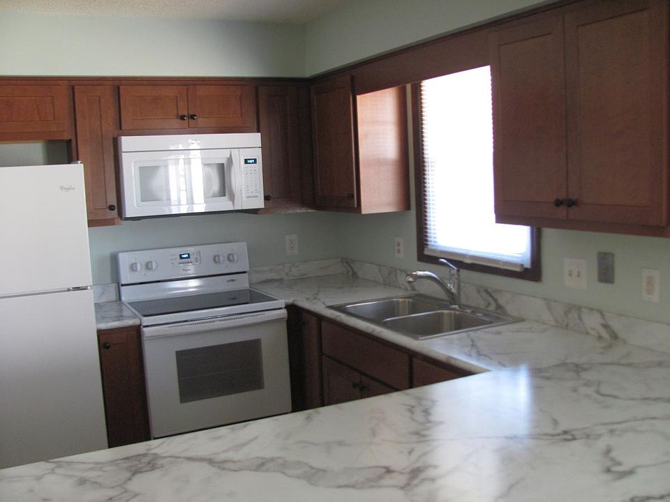 2nd image of 5733 Kenwood Dr