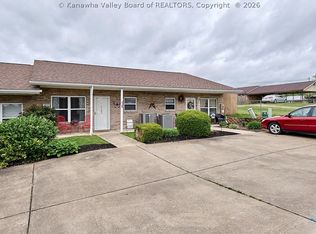 3180 Putnam Ave, Hurricane, WV 25526