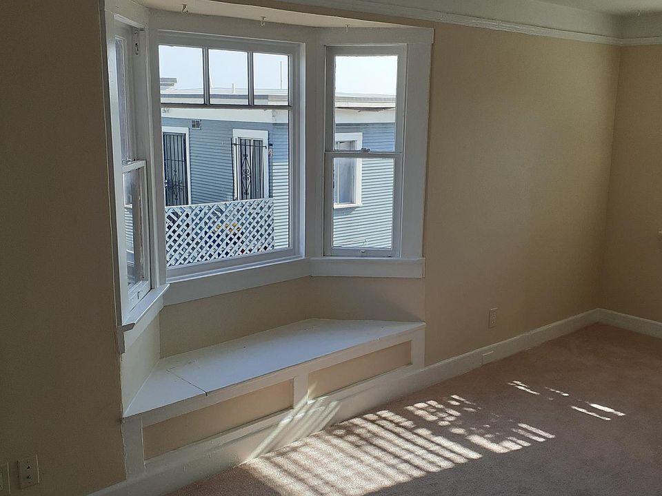 Baywindow living room