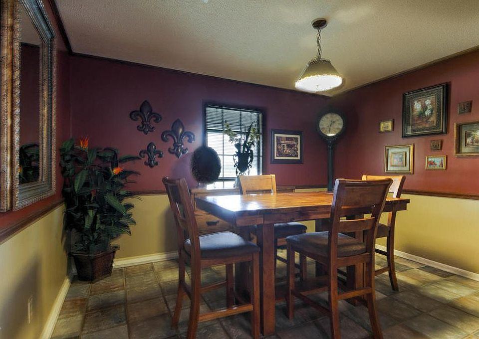 Formal dining