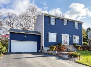 63 Orchard Woods Dr, Saunderstown, RI 02874