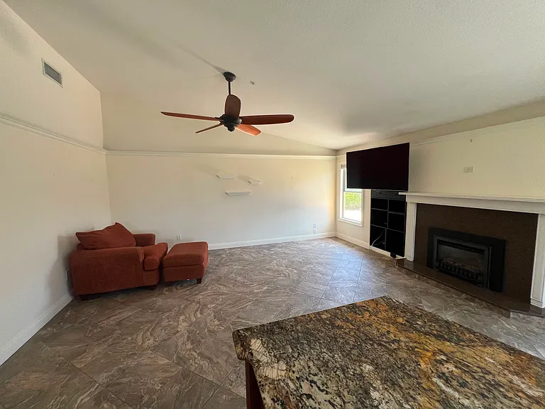 3014 Michelle Dr — Photo 11