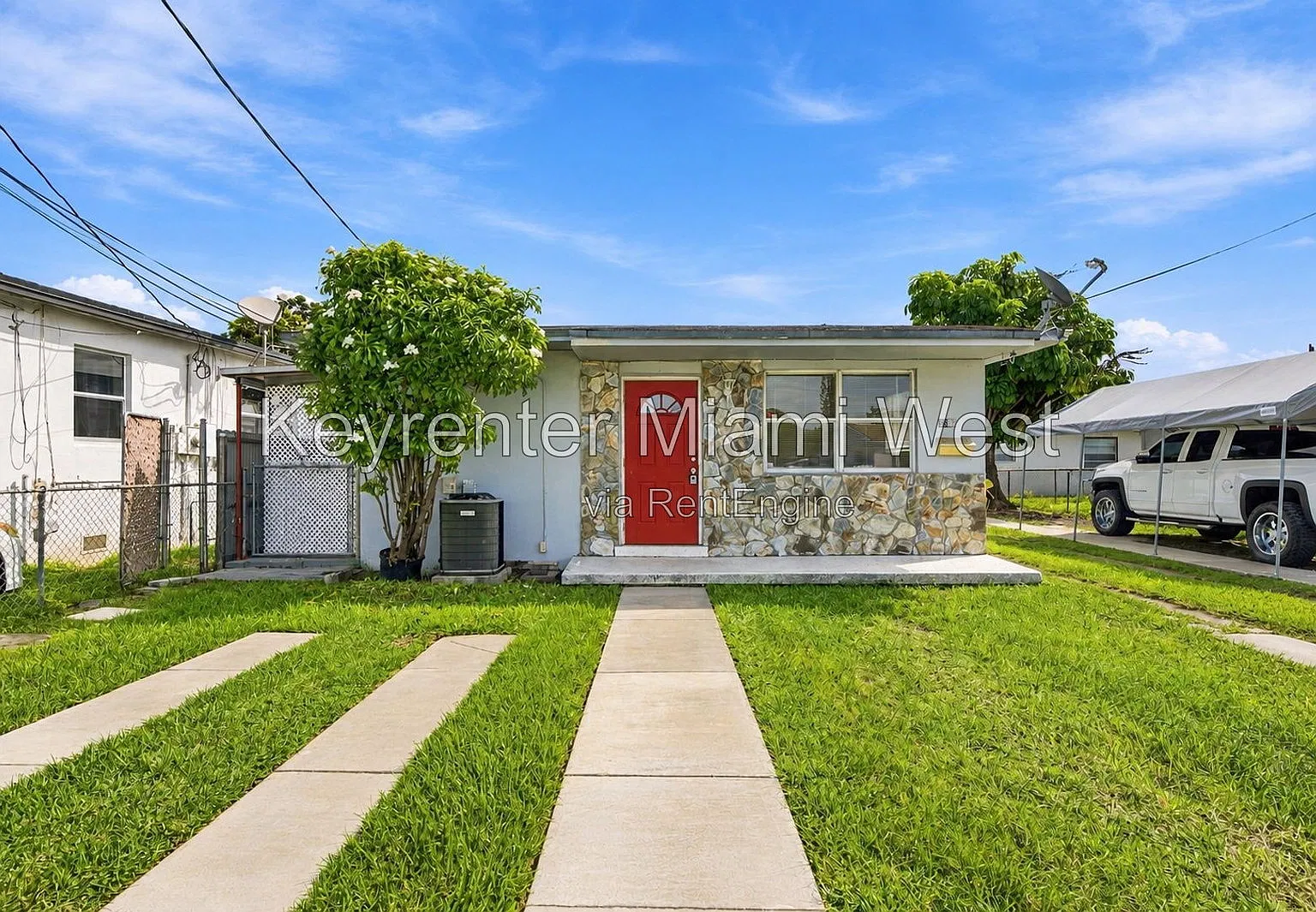 2 bed, 1.0 bath, 935 sqft, $2,500 — Photo 2