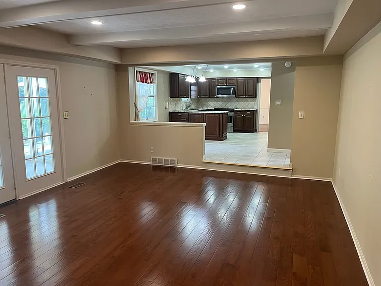 2259 Augusta Ct — Photo 14