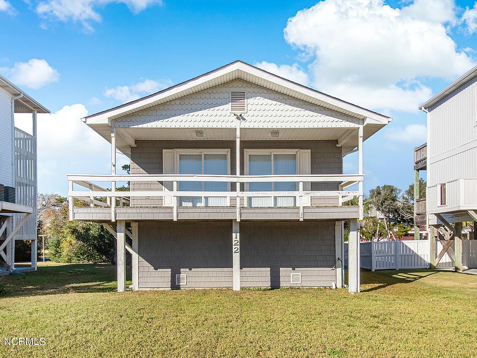 1st image of 122 W Dolphin Dr