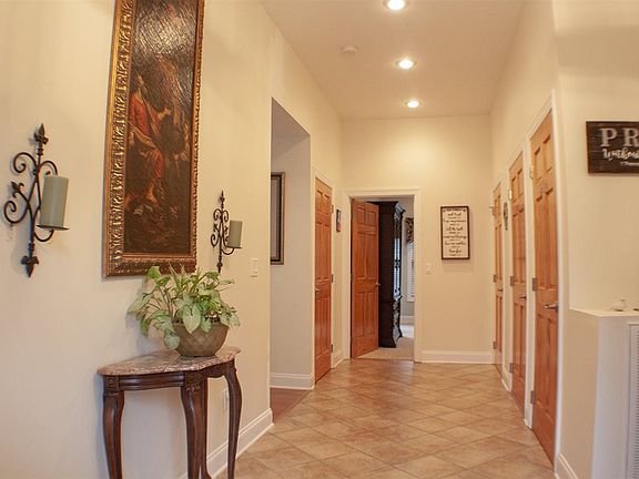 5th image of 2318 Hillside Pl