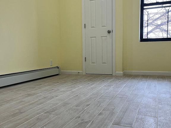 4th image of 3118 Seymour Ave Floor 3