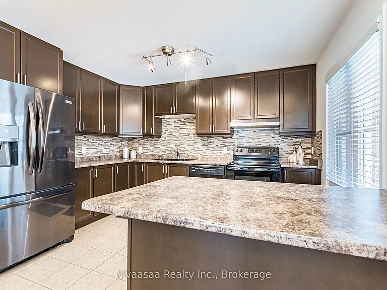 18 Betterton Cres — Photo 21
