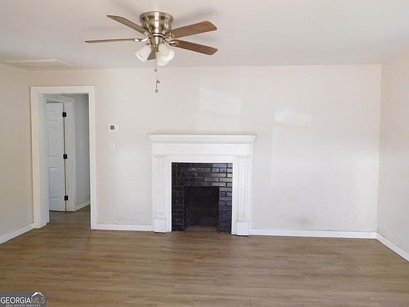 2nd image of 102 Hosea St SW