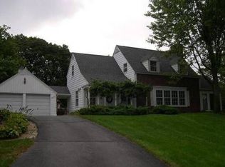 26620 Woodlore Rd, Franklin, MI 48025