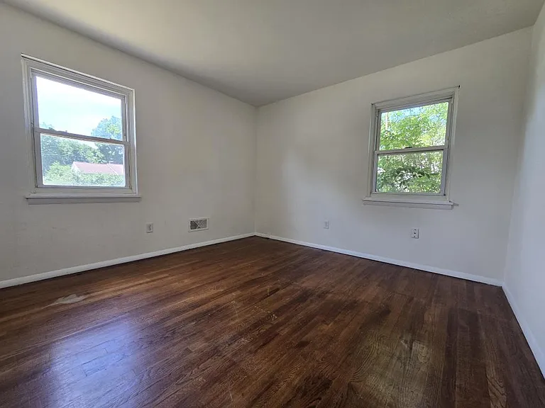 11 Glenwood Dr — Photo 17