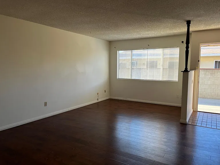 1410 Stevens Ave #2 — Photo 3