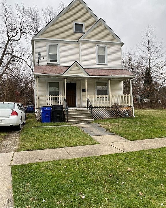 1st image of 915 E 147th St