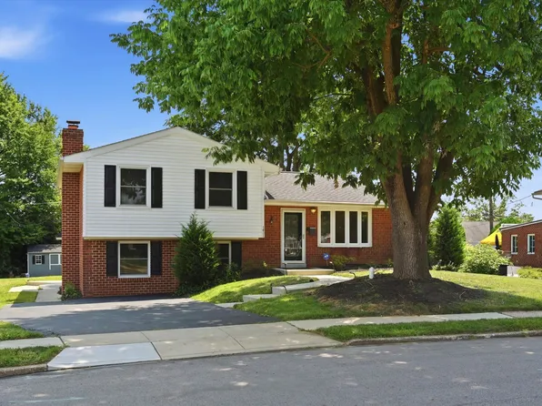 1411 Sandwood Rd, Conshohocken, PA 19428