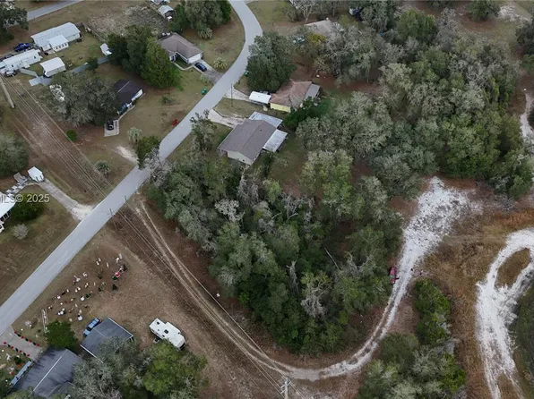 7800 E Savannah Dr, Floral City, FL 34436