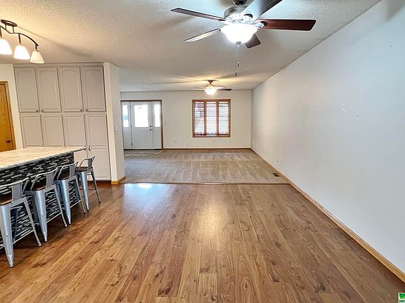 4th image of 211 S 15th St