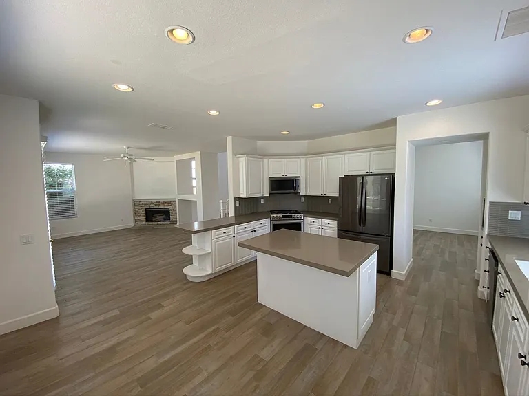 1600 Turquoise Dr — Photo 2