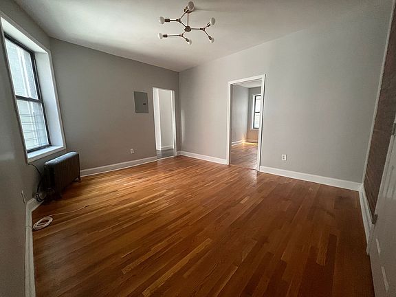 2nd image of 565 W 215th St APT 21