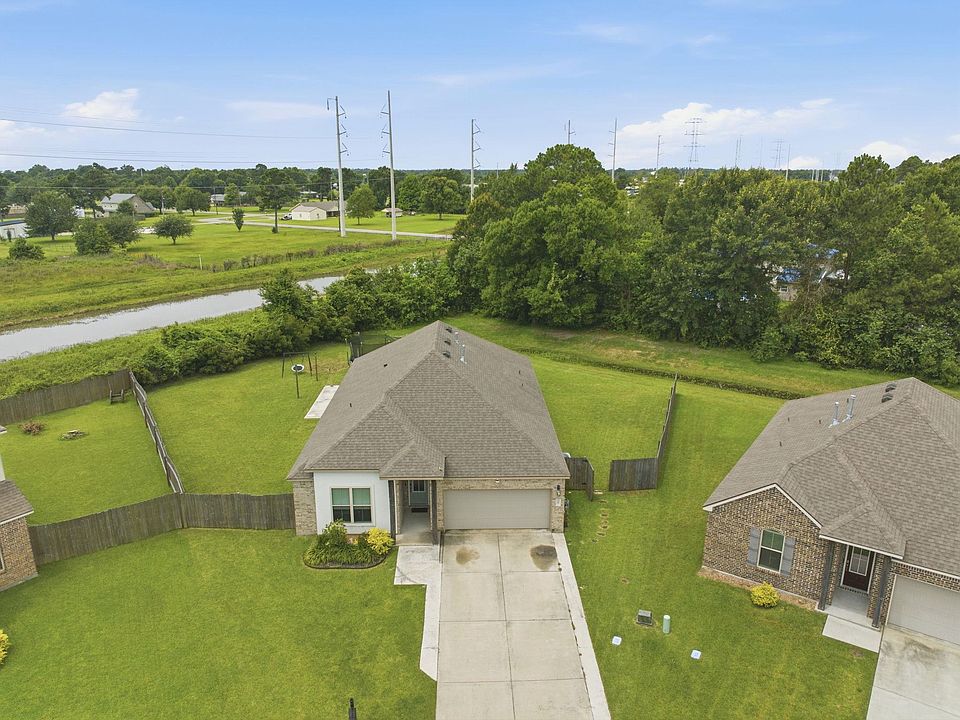 1st image of 347 Windsor Woods Dr