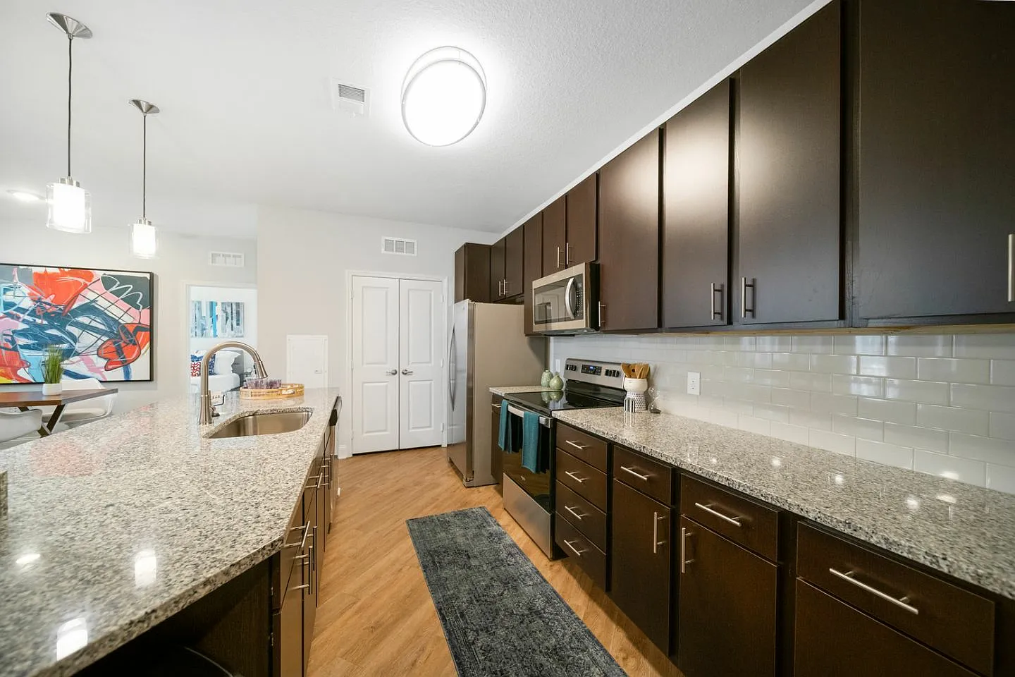 500 East Apartments — Photo 3